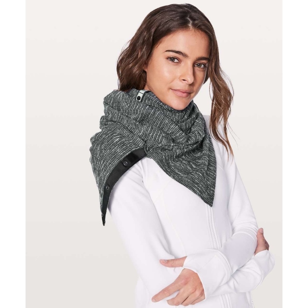 Lululemon Vinyasa Scarf in Coco Pique Black White - Picture 1 of 4